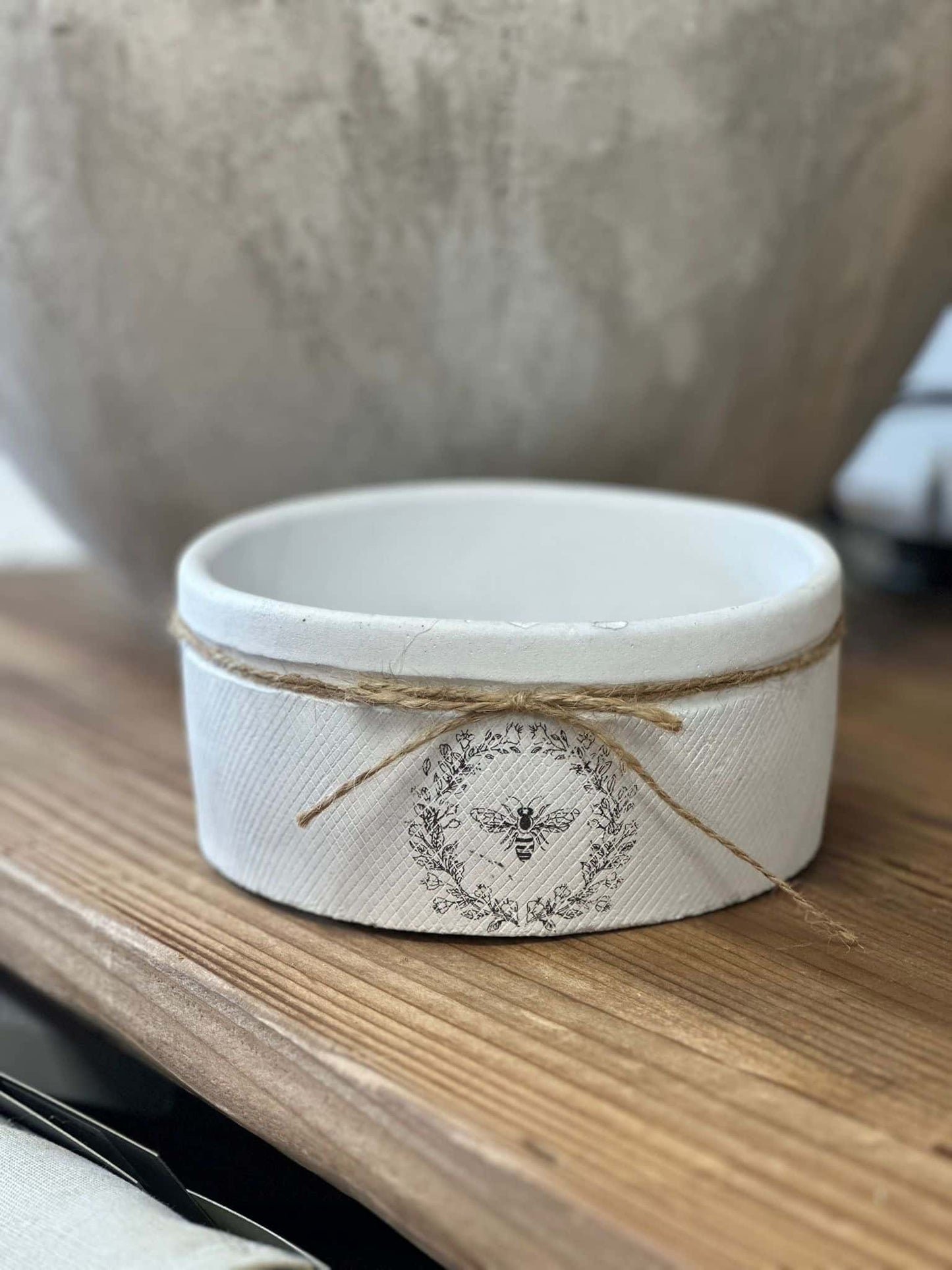 White Bee Bowl / Planter image 0