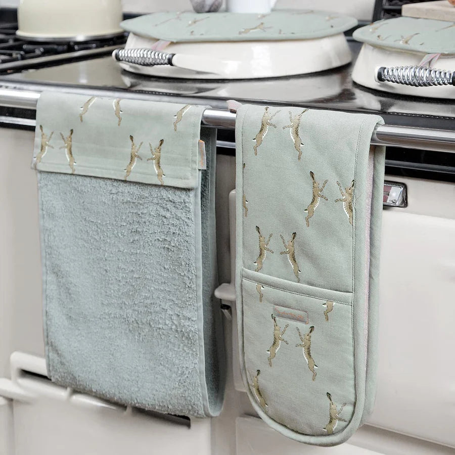 Boxing Hares Double Oven Glove image 2