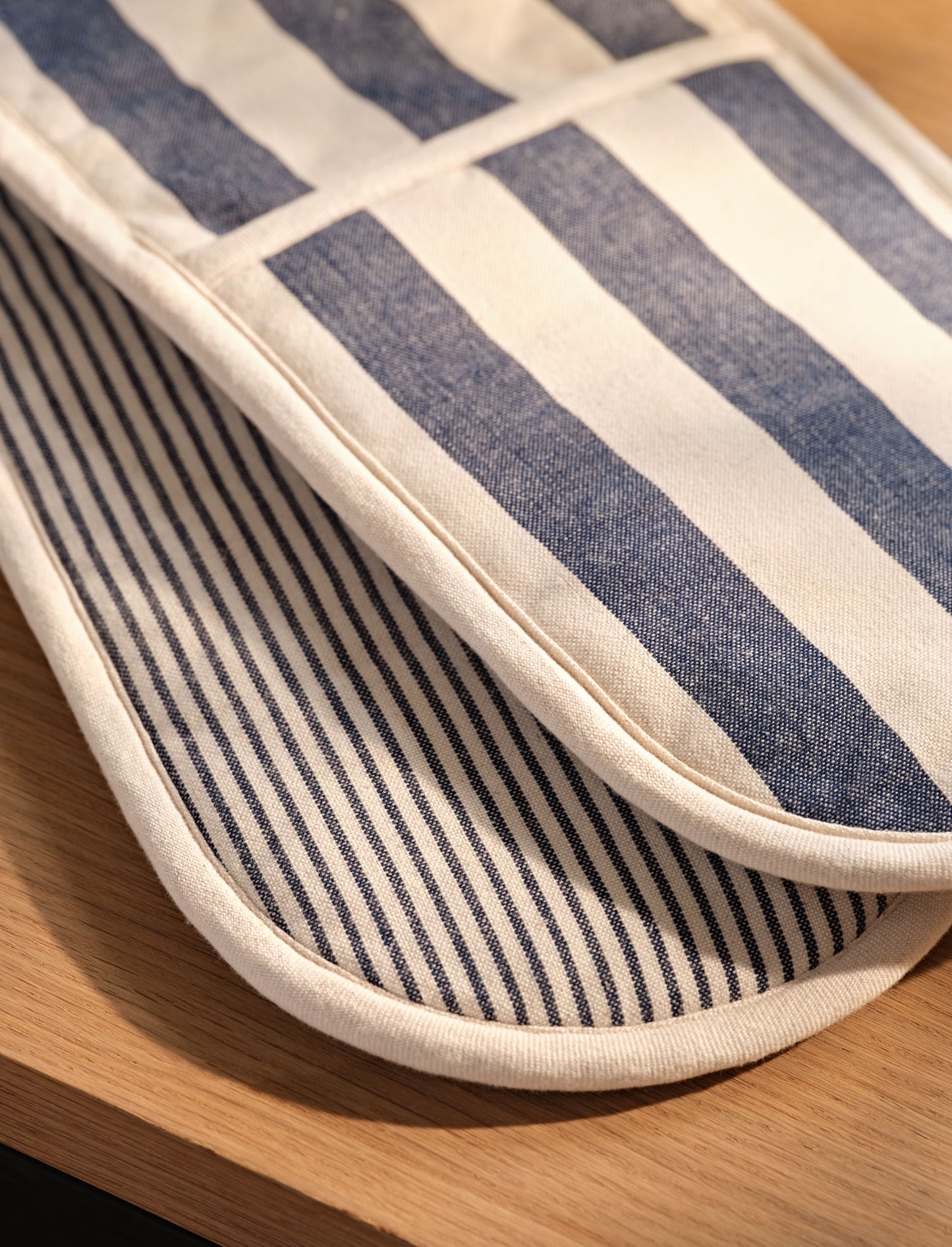 Harlton Wide Stripe Oven Glove Ink