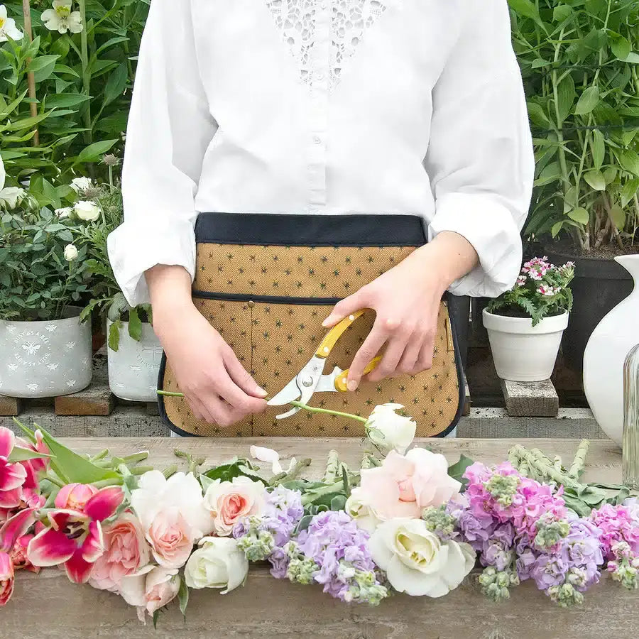 Bees Garden Belt Apron image 1