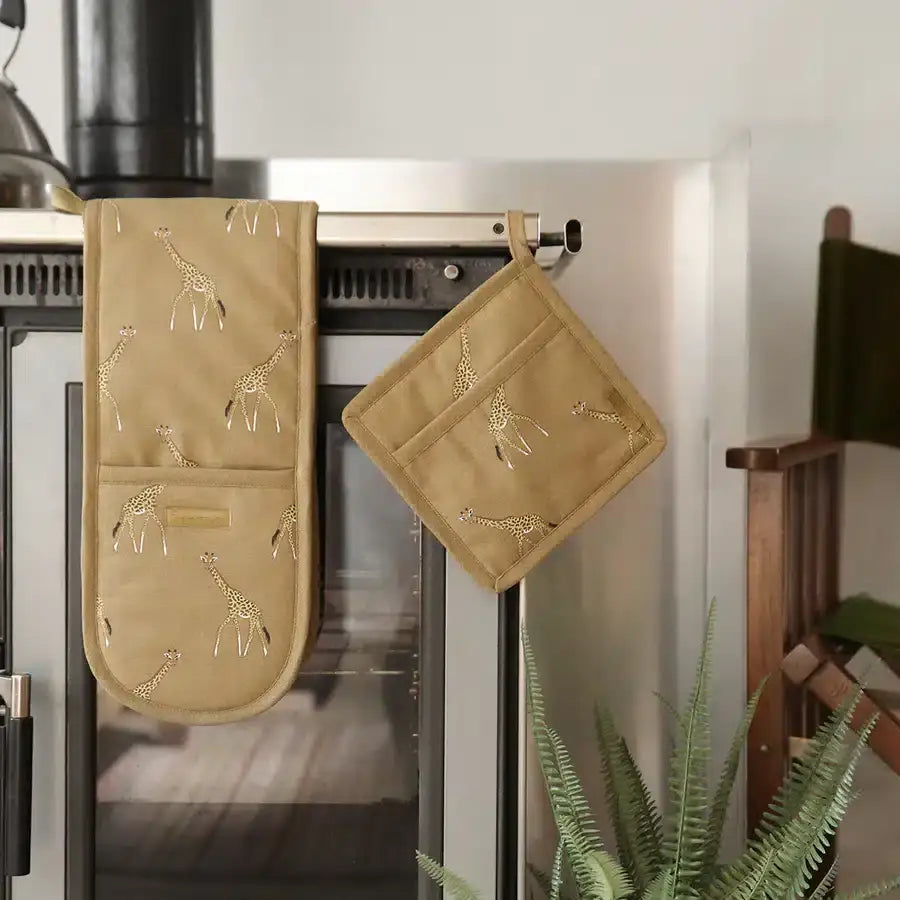 Giraffe Pot Grab image 1