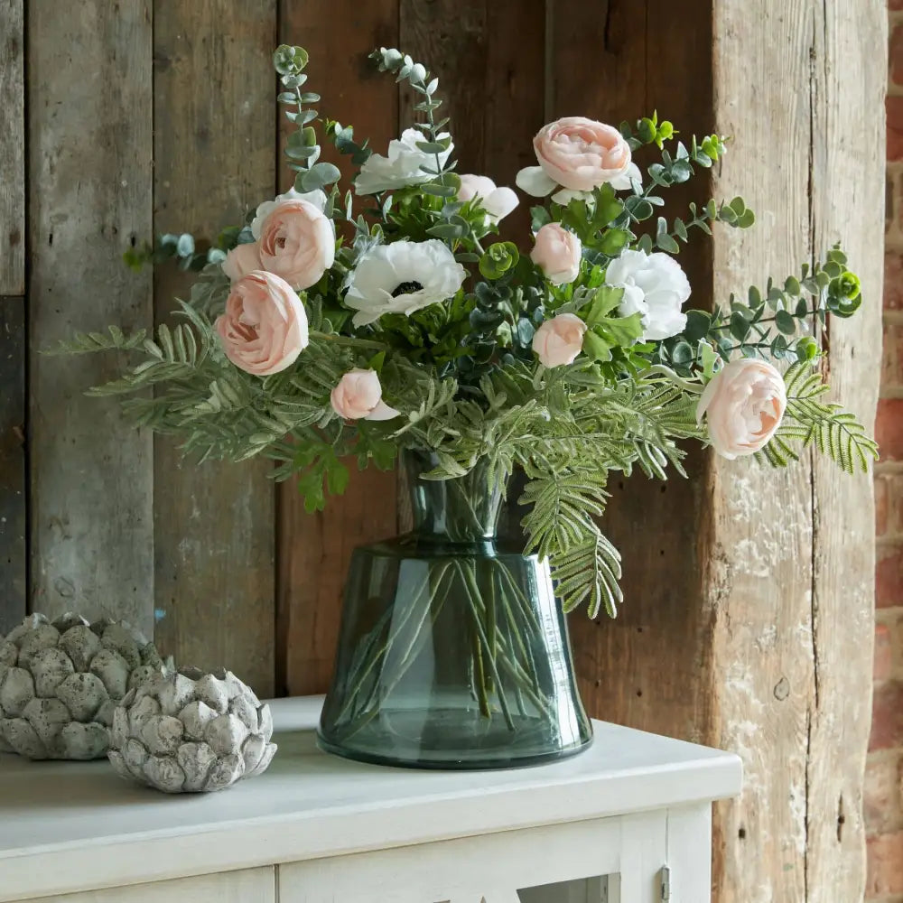 Pastel Pink Ranunculus Stem image 1