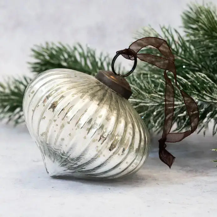 3’’ Silver Ribbed Lantern Glass Christmas Decoration