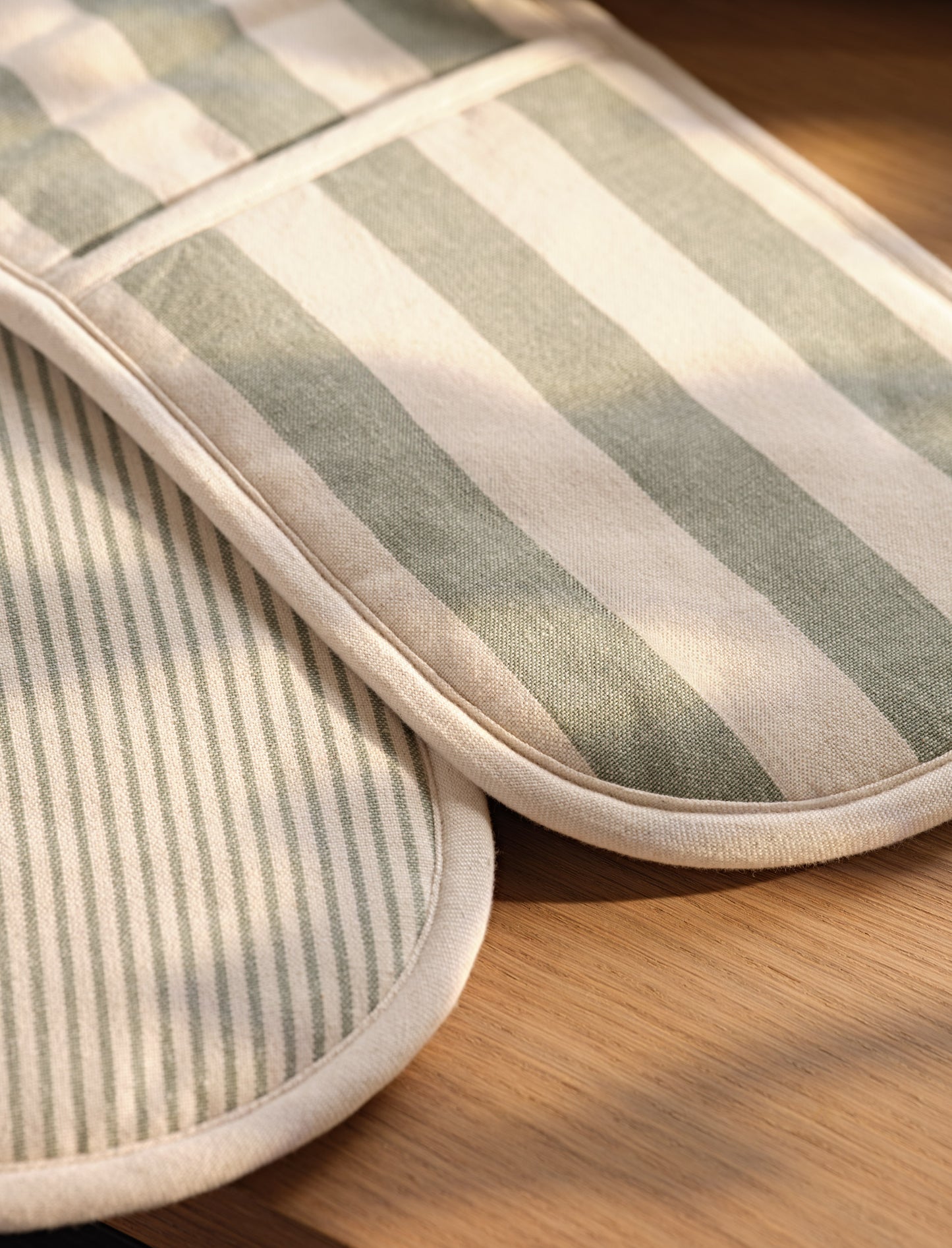 Harlton Wide Stripe Oven Glove Rosemary
