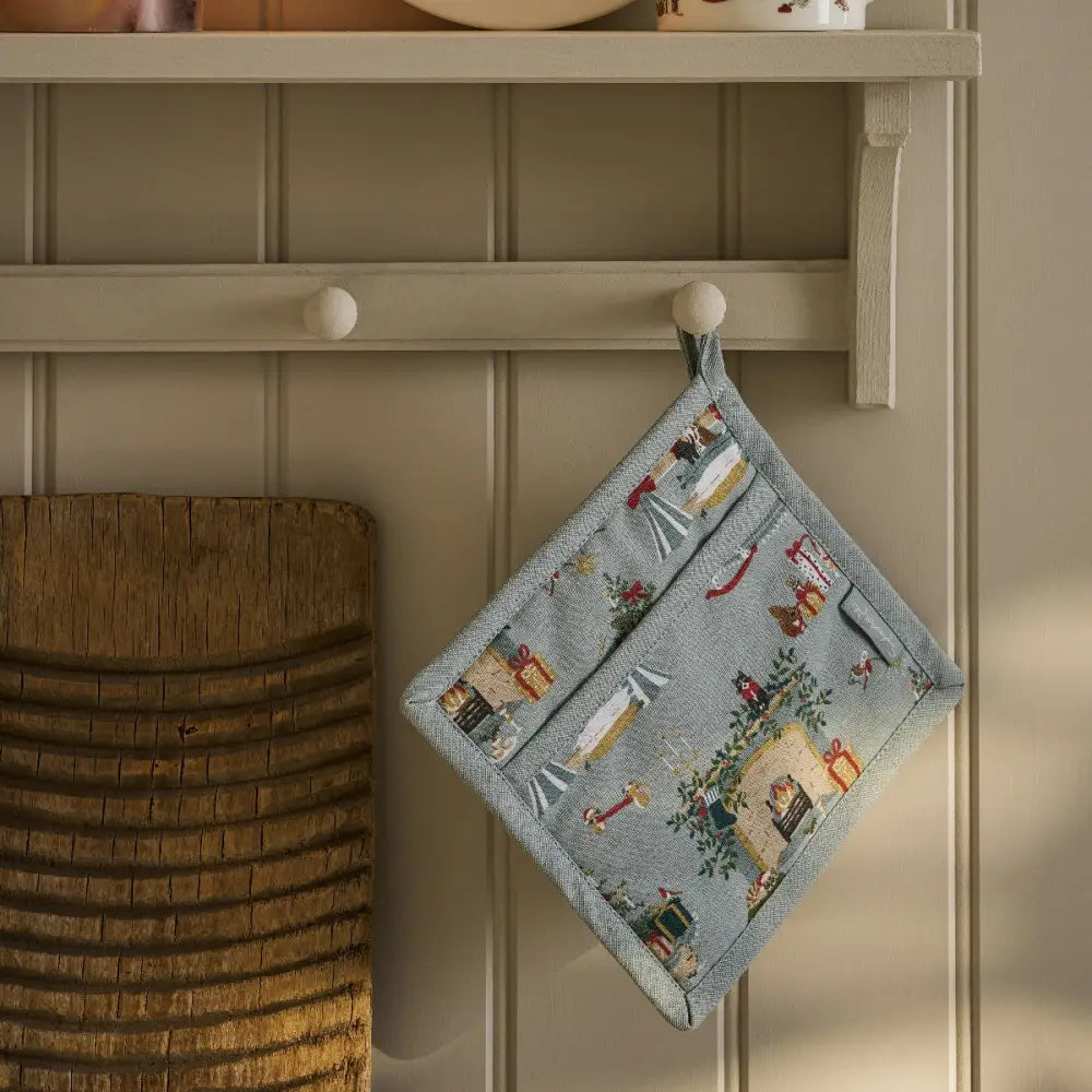 Cosy Christmas Pot Grab