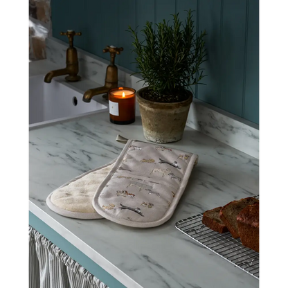 Doggy Daycare Double Oven Glove