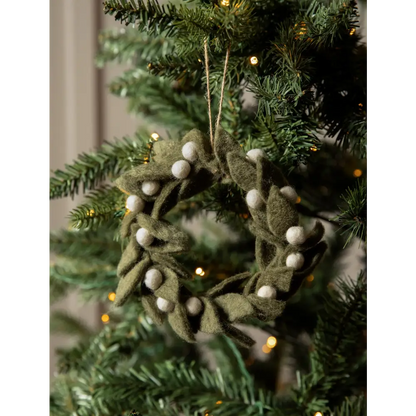 Southwold Mistletoe Wreath Rosemary